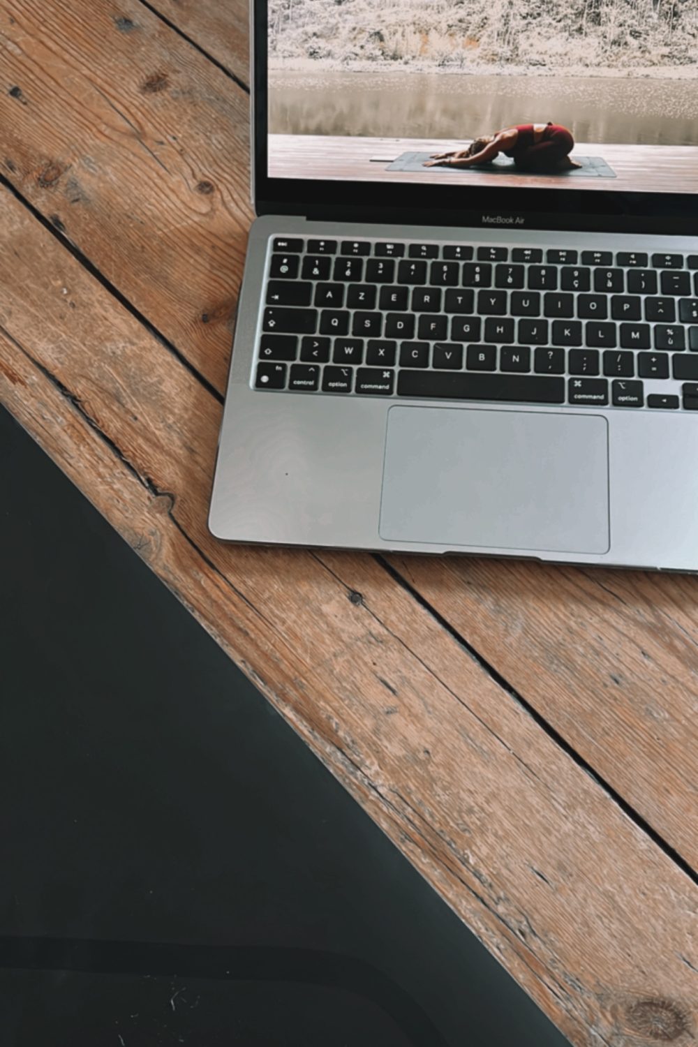 ABE37250-F132-4581-93D0-8179E1B669FE